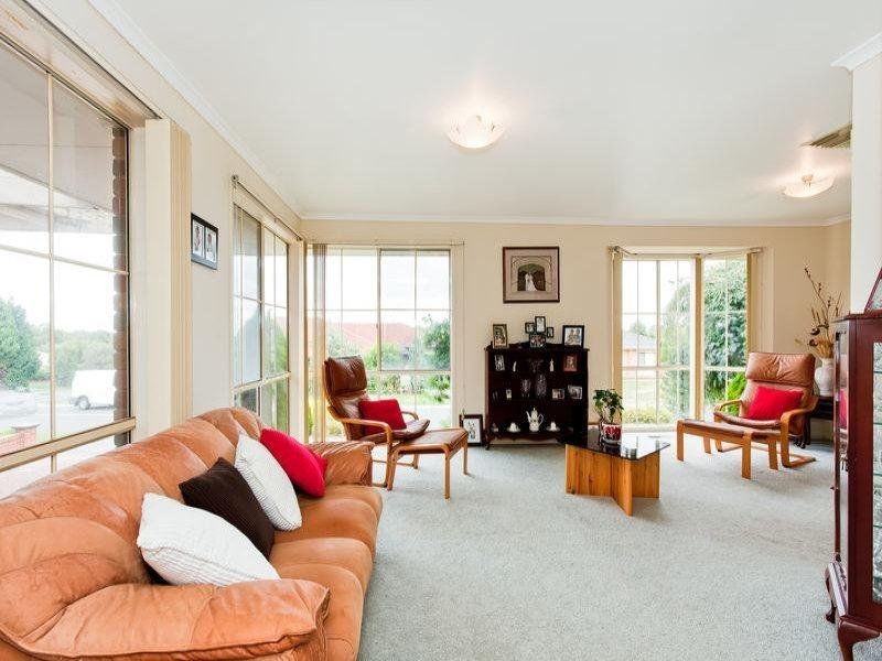 36 Stanley Jones Drive, South Morang VIC 3752