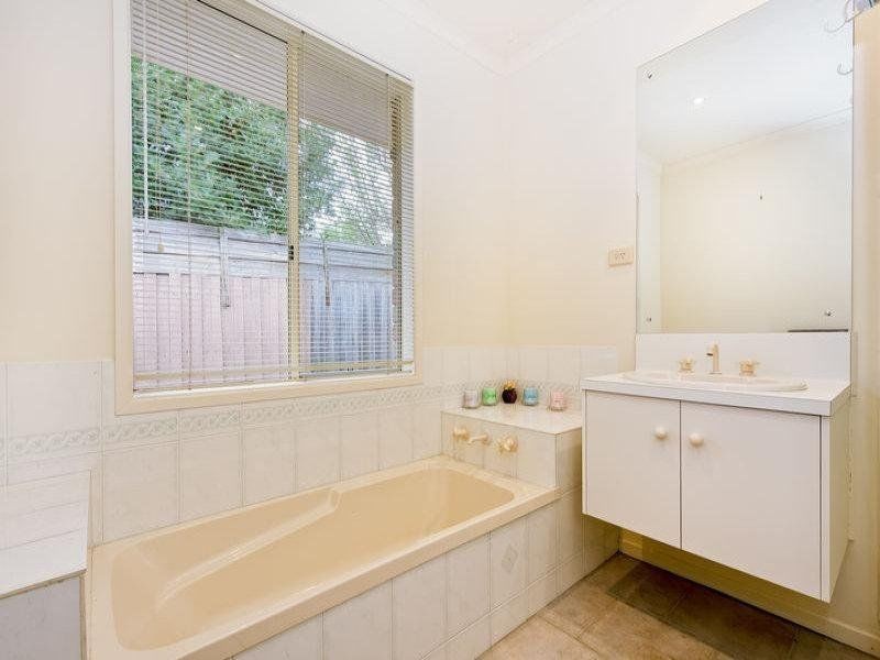 36 Stanley Jones Drive, South Morang VIC 3752