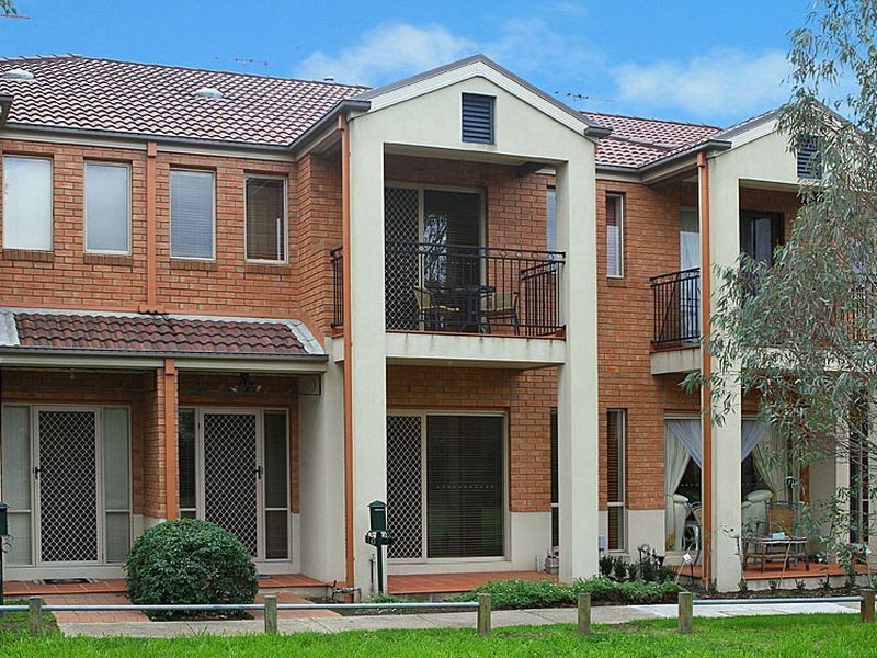 10 Lancewood Walk, South Morang VIC 3752