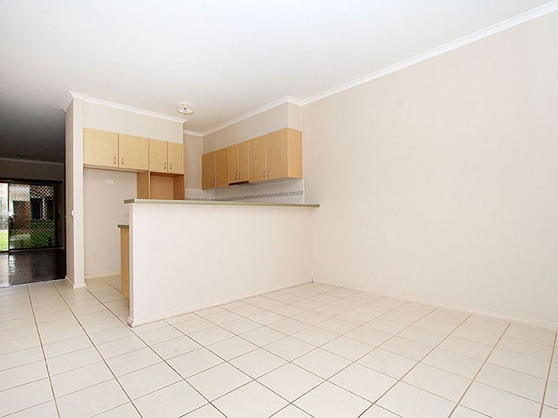 10 Lancewood Walk, South Morang VIC 3752