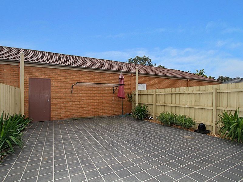 10 Lancewood Walk, South Morang VIC 3752