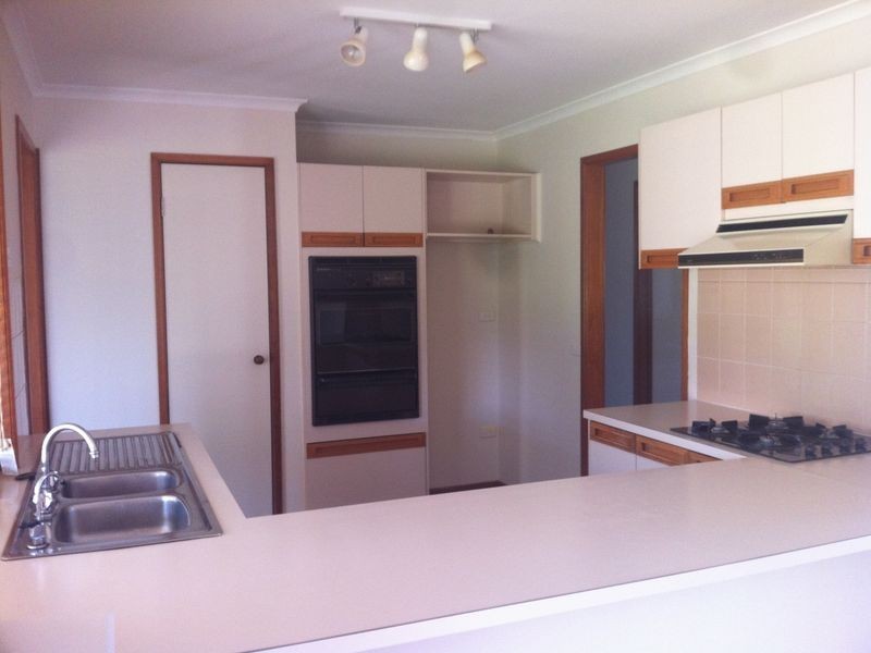 2 Orsett Court, Mill Park VIC 3082