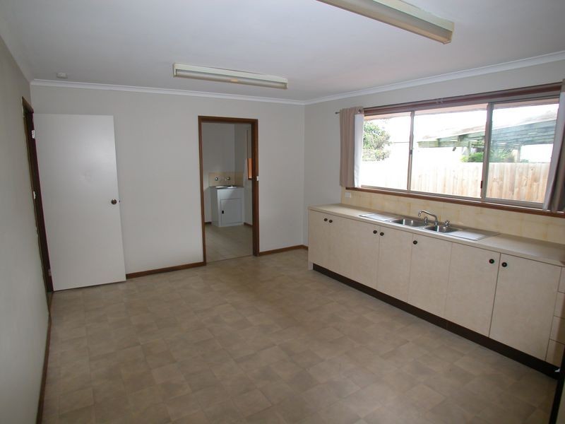 2/11 Aranda Place, Epping VIC 3076