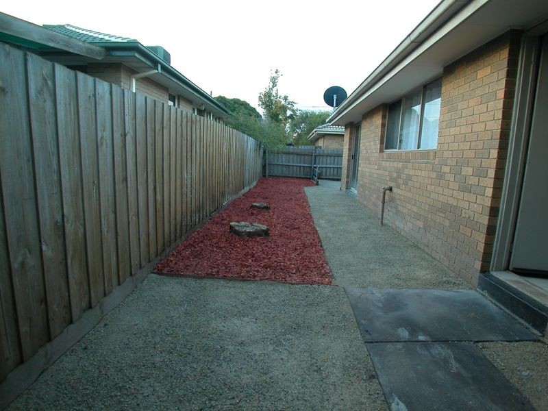 2/11 Aranda Place, Epping VIC 3076
