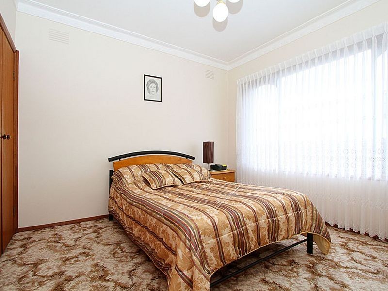 11 Melanee Court, Lalor VIC 3075