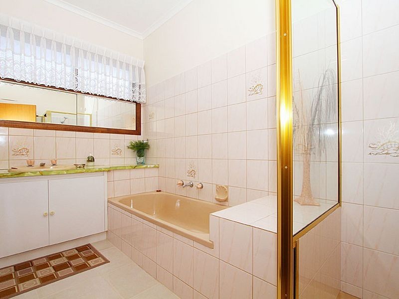 11 Melanee Court, Lalor VIC 3075