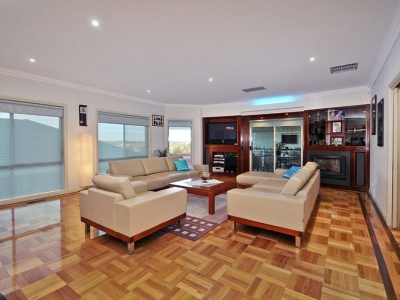 19 Raphael Rise, South Morang VIC 3752