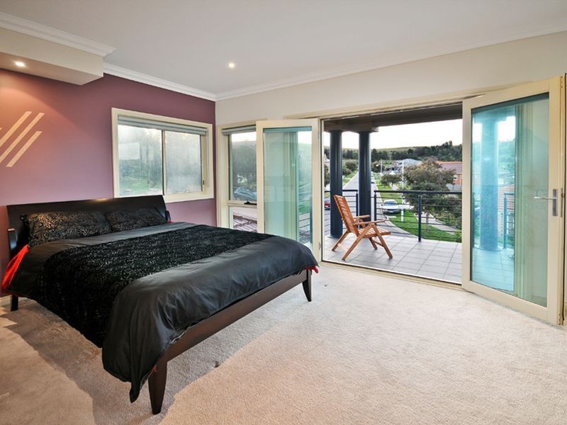 19 Raphael Rise, South Morang VIC 3752