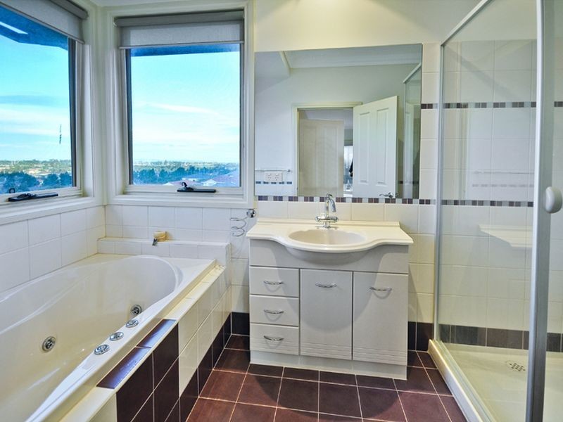 19 Raphael Rise, South Morang VIC 3752