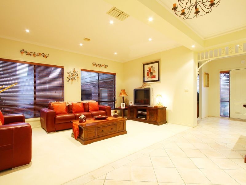 48 University Drive, Mill Park VIC 3082