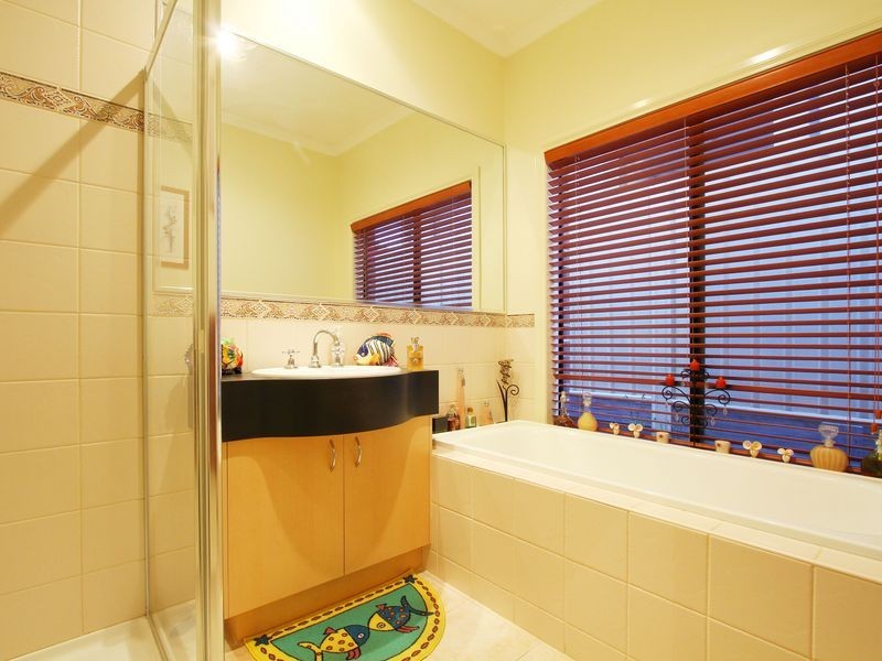 48 University Drive, Mill Park VIC 3082