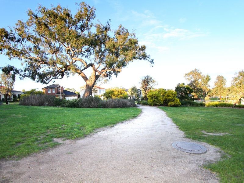 48 University Drive, Mill Park VIC 3082