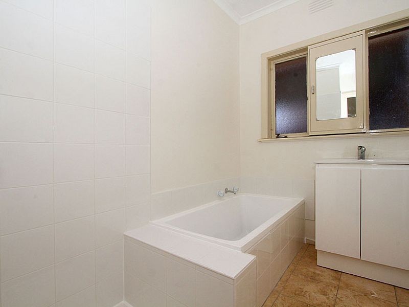 4/ 96 -98 Heyington Avenue, Thomastown VIC 3074