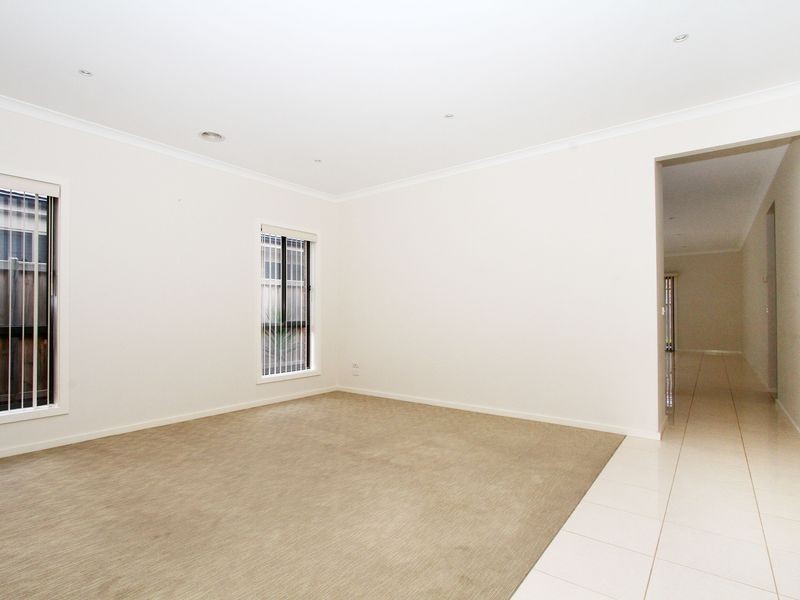 72 Tuross Crescent, South Morang VIC 3752