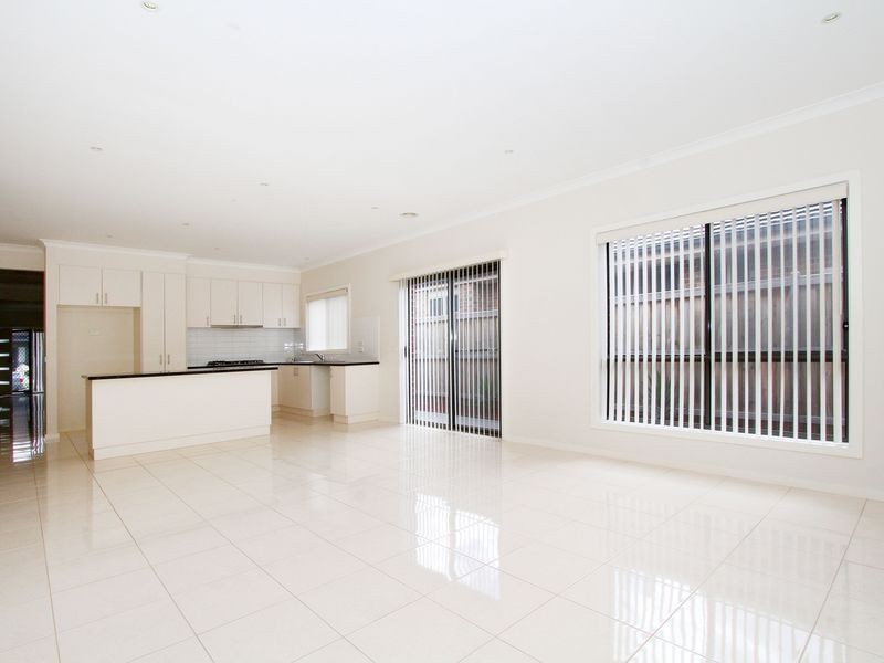 72 Tuross Crescent, South Morang VIC 3752