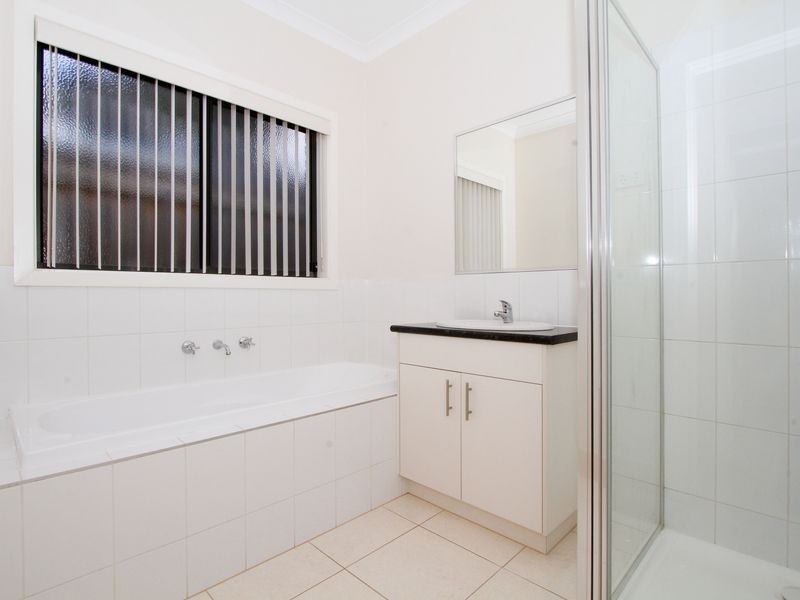 72 Tuross Crescent, South Morang VIC 3752