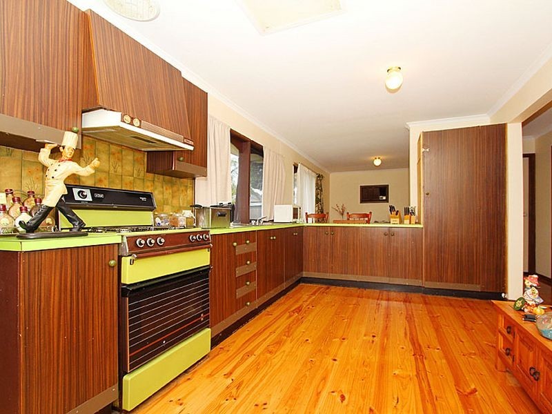 64 Roycroft Avenue, Mill Park VIC 3082
