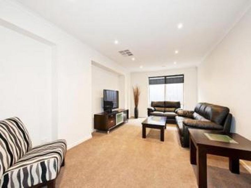 6 Saffron Avenue, South Morang VIC 3752