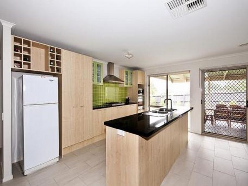 6 Saffron Avenue, South Morang VIC 3752