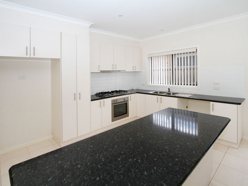 72 Tuross Crescent, South Morang VIC 3752
