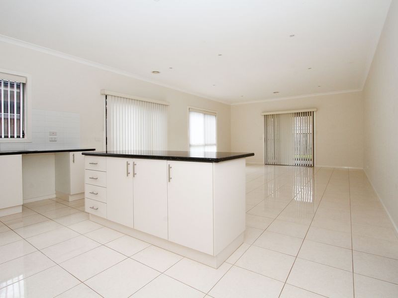 72 Tuross Crescent, South Morang VIC 3752