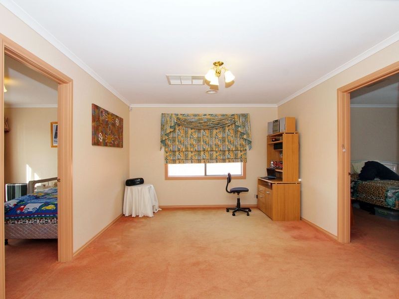 86 Manning Clark Road, Mill Park VIC 3082