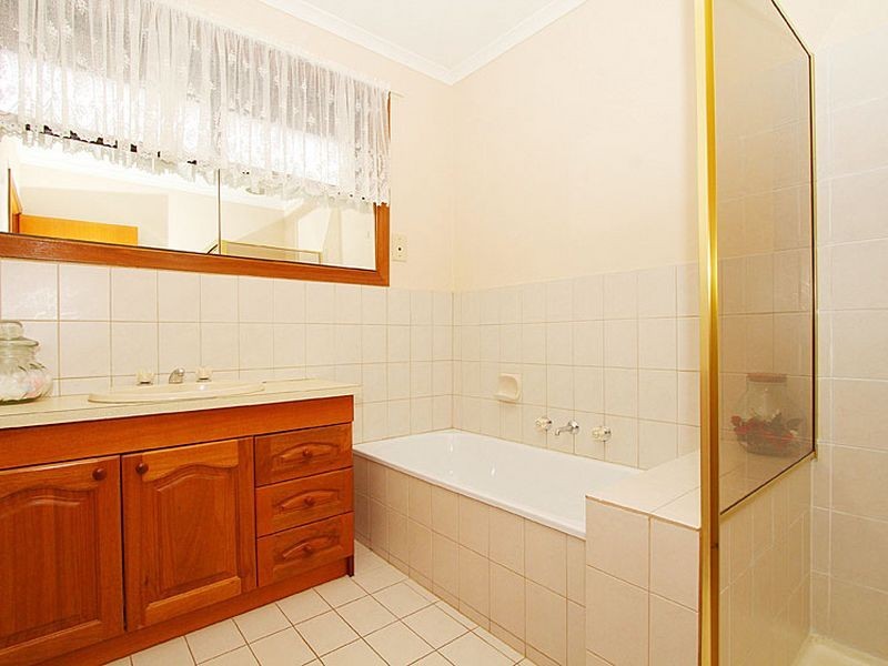 39 Telopea Crescent, Mill Park VIC 3082