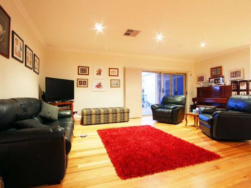 8 Rangeview Green, Doreen VIC 3754