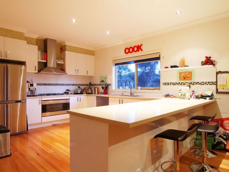 8 Rangeview Green, Doreen VIC 3754