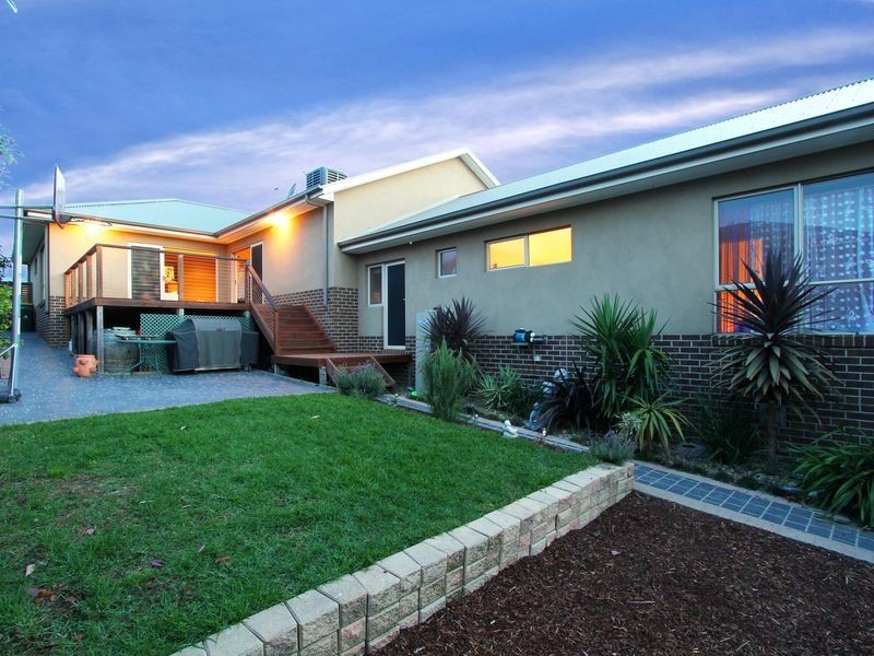 8 Rangeview Green, Doreen VIC 3754