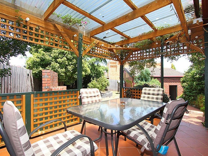 6 Tench Court, Mill Park VIC 3082
