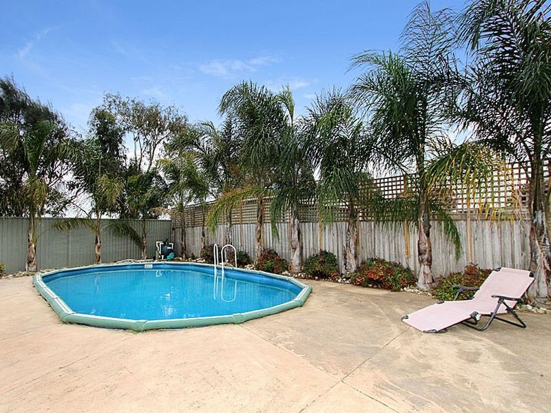 7 Burridge Close, Mill Park VIC 3082