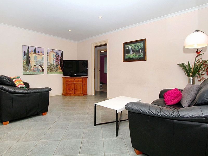 7 Burridge Close, Mill Park VIC 3082