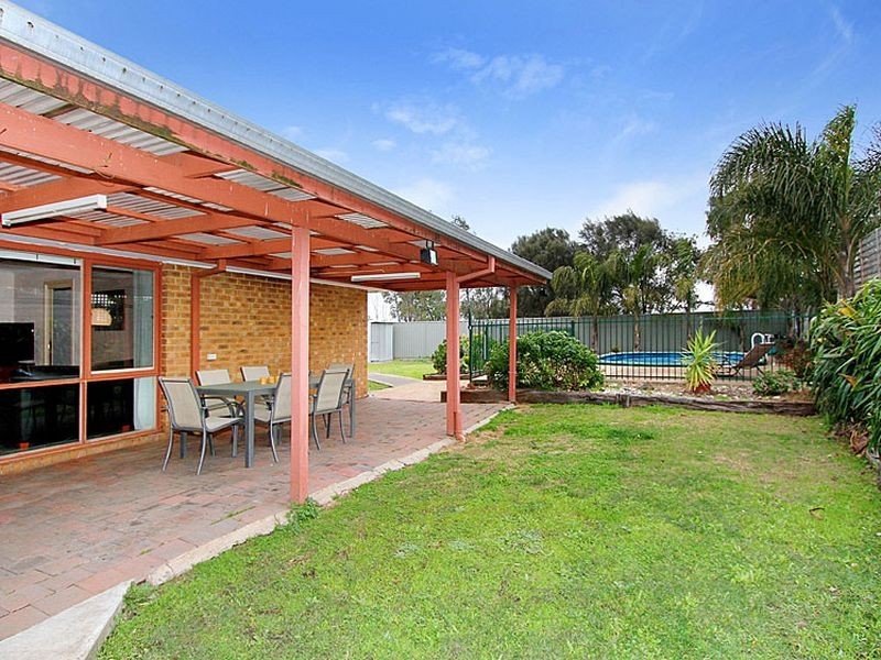 7 Burridge Close, Mill Park VIC 3082