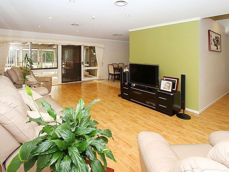 47 Kellaway Crescent, Mill Park VIC 3082