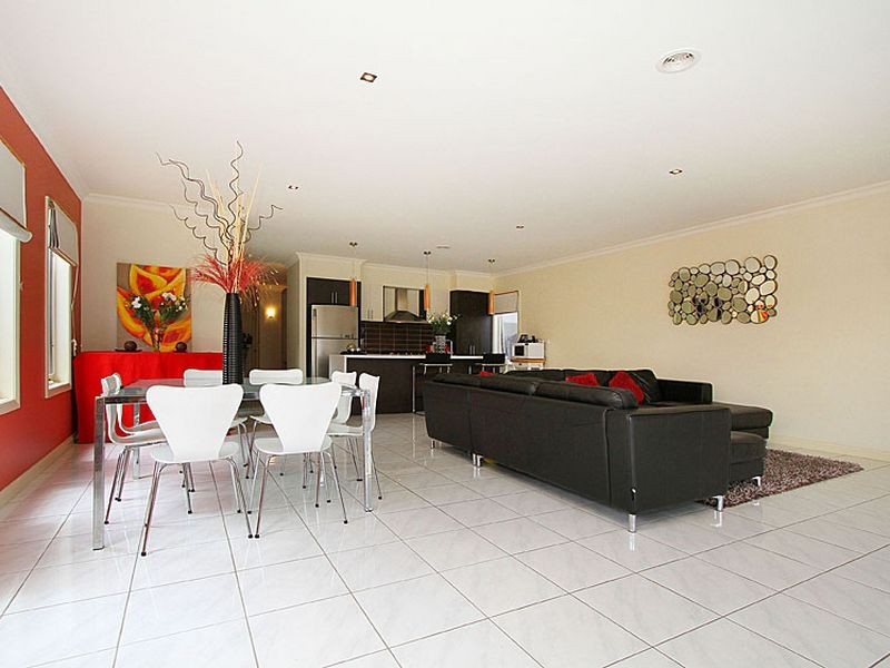 6 Cobb Street, South Morang VIC 3752