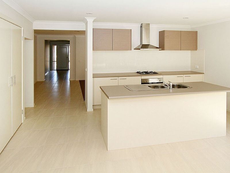 9 Greenside Way, Mernda VIC 3754