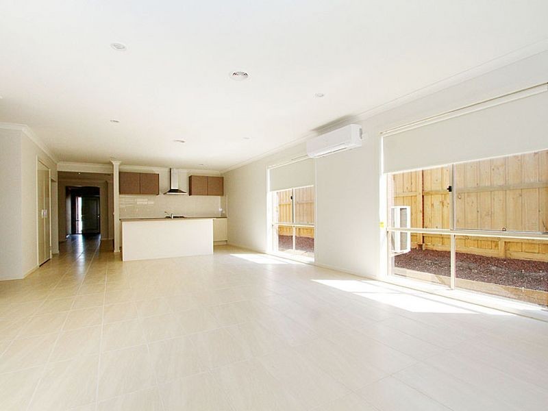 9 Greenside Way, Mernda VIC 3754