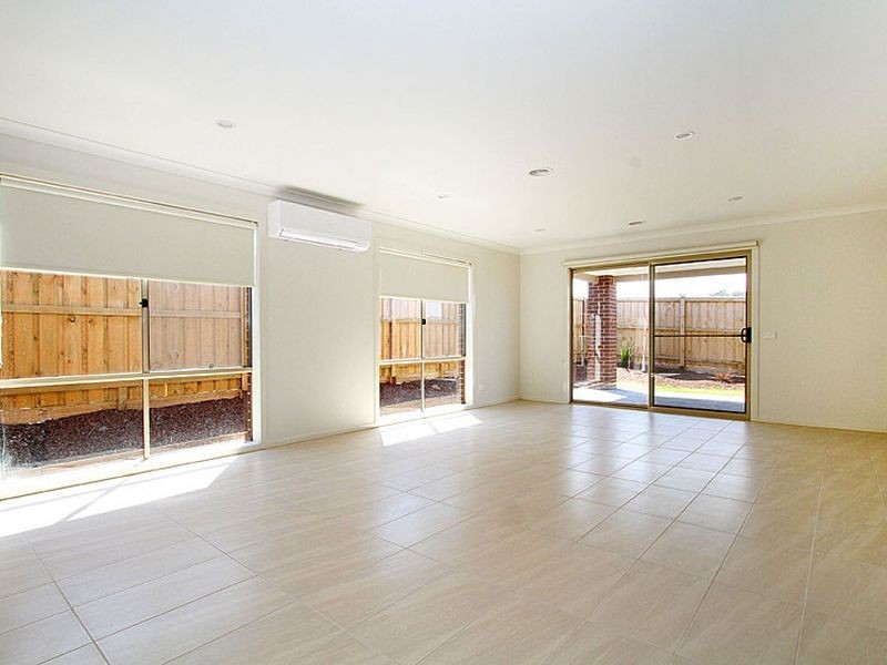 9 Greenside Way, Mernda VIC 3754