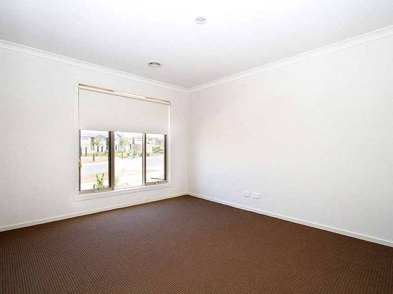 9 Greenside Way, Mernda VIC 3754