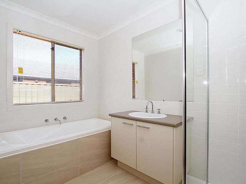 9 Greenside Way, Mernda VIC 3754