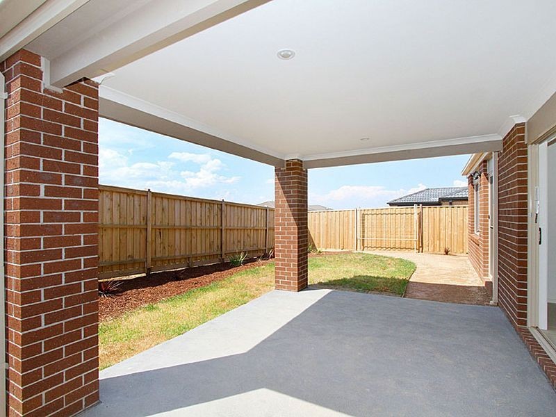 9 Greenside Way, Mernda VIC 3754