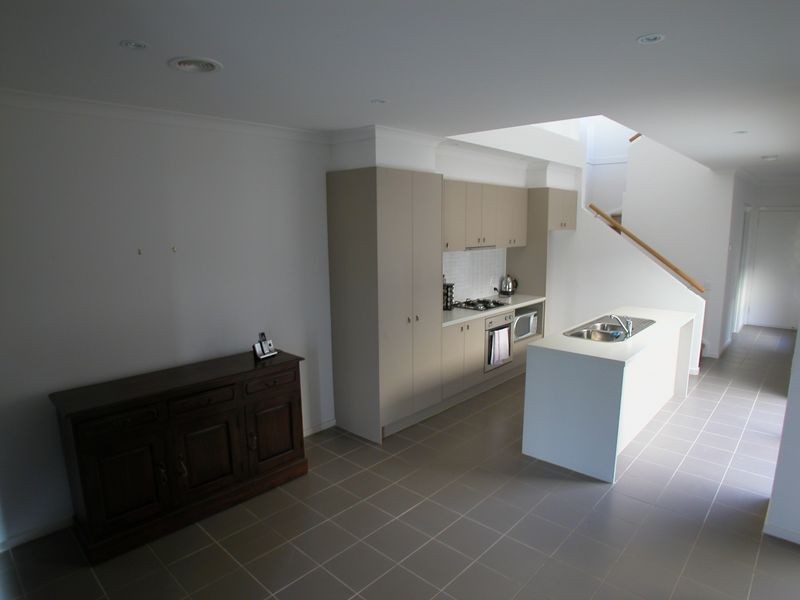 9 Hampden Green, South Morang VIC 3752