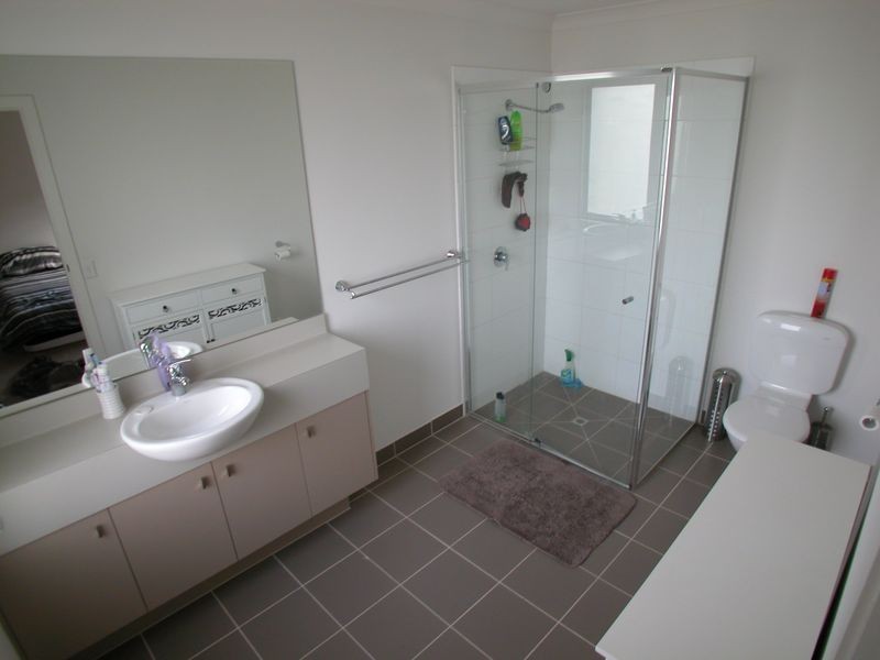 9 Hampden Green, South Morang VIC 3752