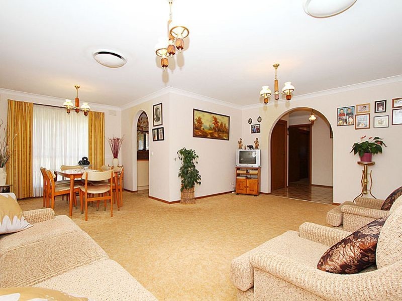 5 Wakeful  Place, Mill Park VIC 3082