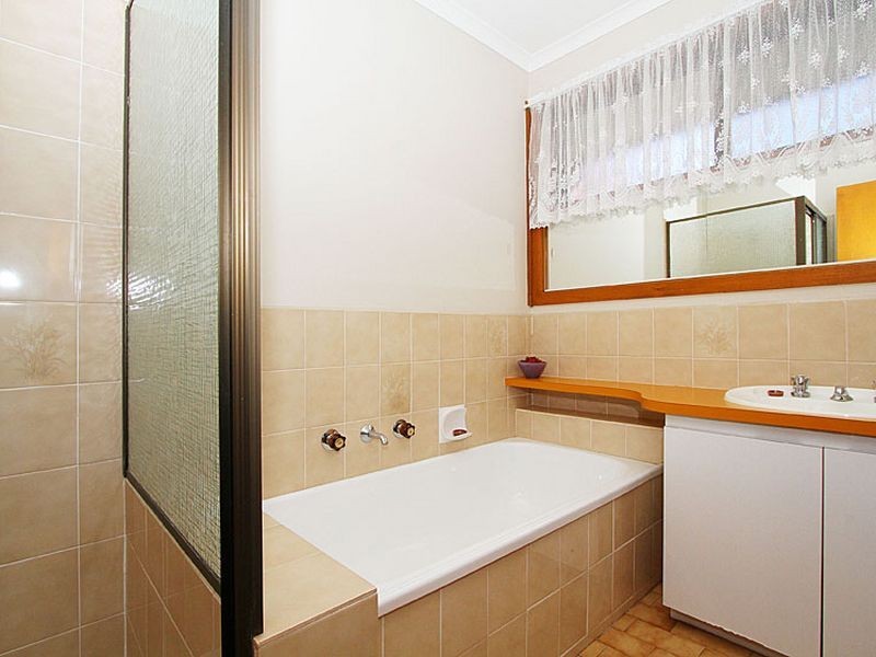 5 Wakeful  Place, Mill Park VIC 3082