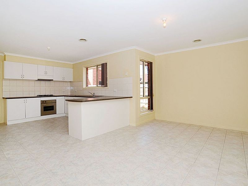 8 Serenity Way, South Morang VIC 3752