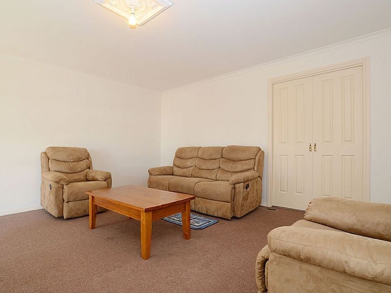 2 Kiernan Close, Mill Park VIC 3082