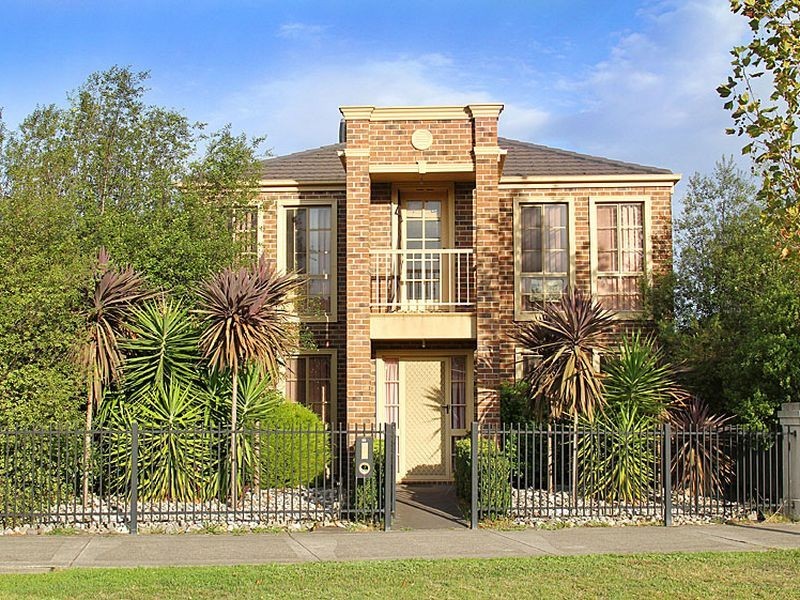 98 The Lakes Boulevard, South Morang VIC 3752