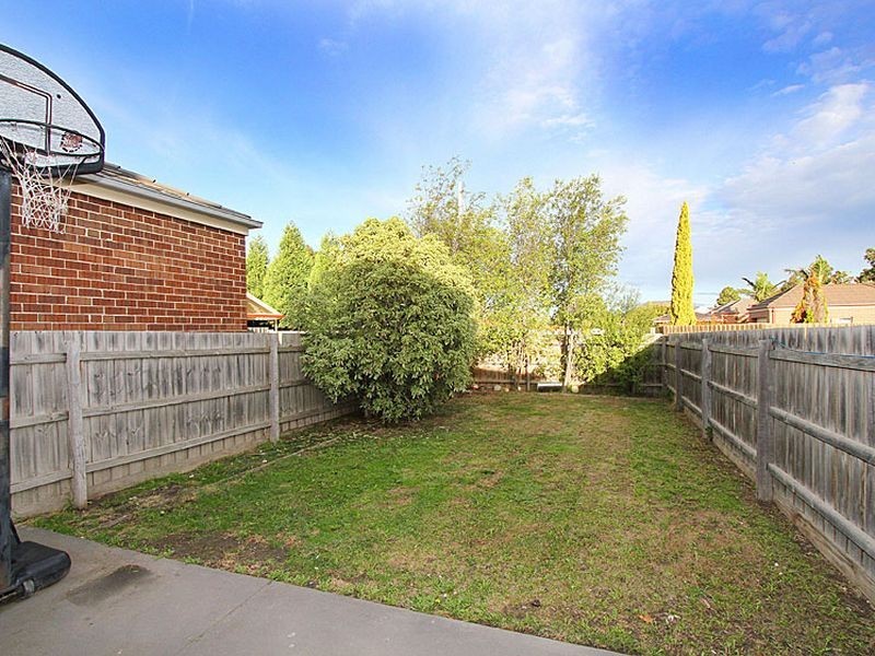 98 The Lakes Boulevard, South Morang VIC 3752